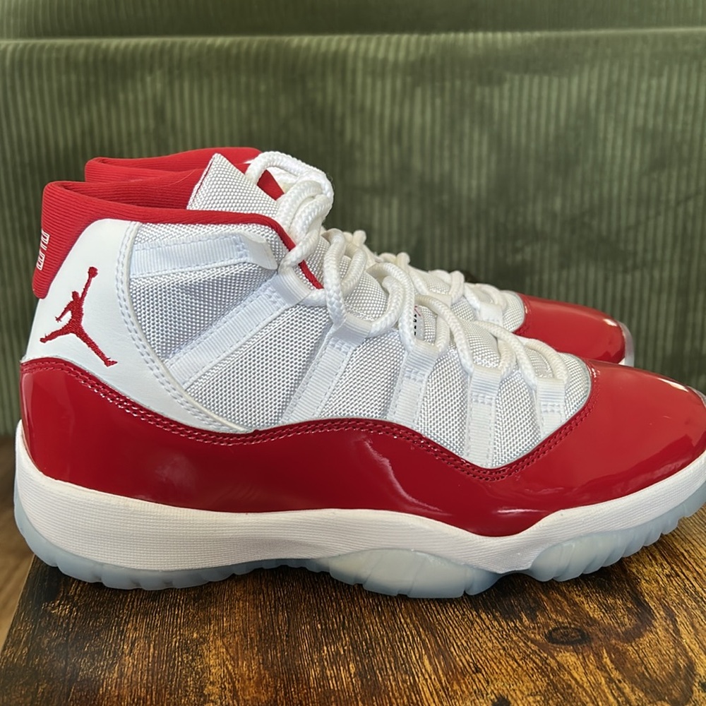 Jordan 11 Retro Cherry Red. Men’s Sz. 9.